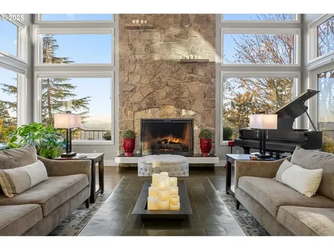 3440 SW Doschview Court Portland OR 97239
