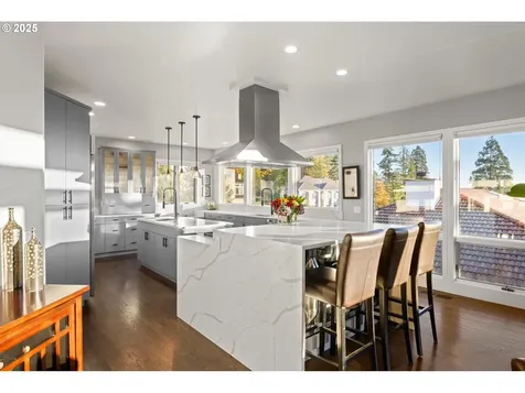 3440 SW Doschview Court Portland OR 97239