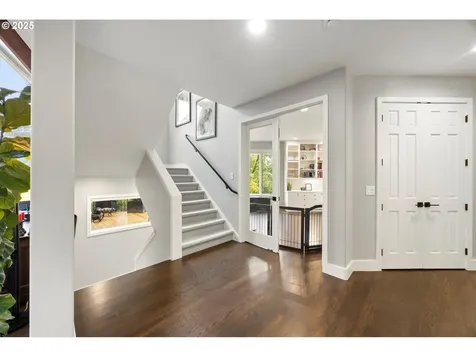 3440 SW Doschview Court Portland OR 97239