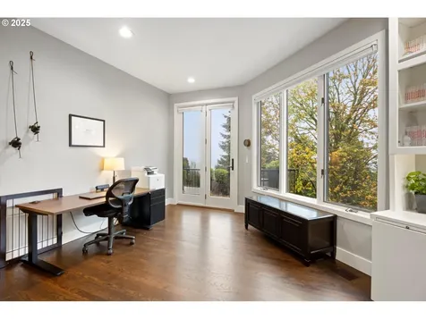 3440 SW Doschview Court Portland OR 97239
