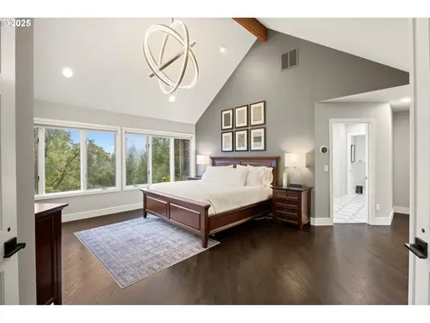3440 SW Doschview Court Portland OR 97239