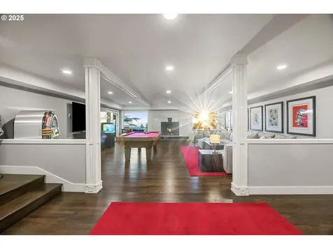 3440 SW Doschview Court Portland OR 97239