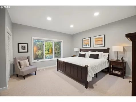 3440 SW Doschview Court Portland OR 97239