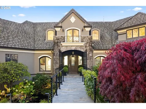 3440 SW Doschview Court Portland OR 97239