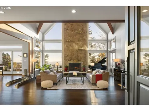 3440 SW Doschview Court Portland OR 97239