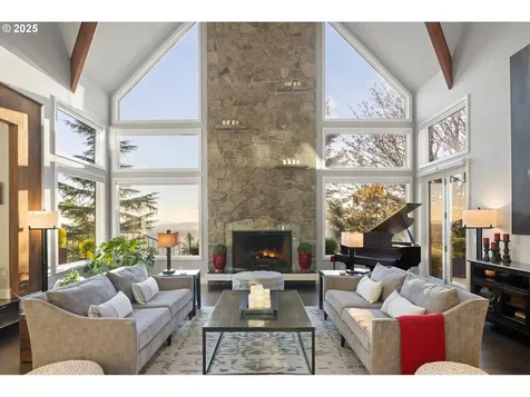 3440 SW Doschview Court Portland OR 97239