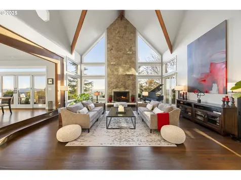 3440 SW Doschview Court Portland OR 97239