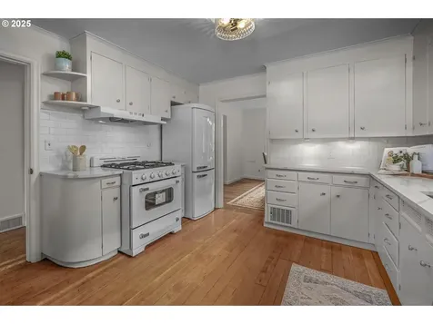 1605 SE 22nd Avenue Portland OR 97214