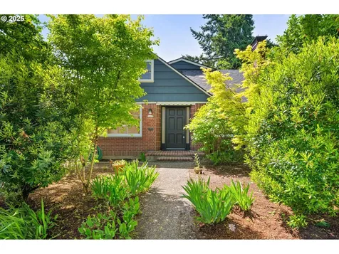 1605 SE 22nd Avenue Portland OR 97214