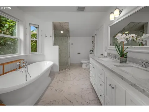1605 SE 22nd Avenue Portland OR 97214