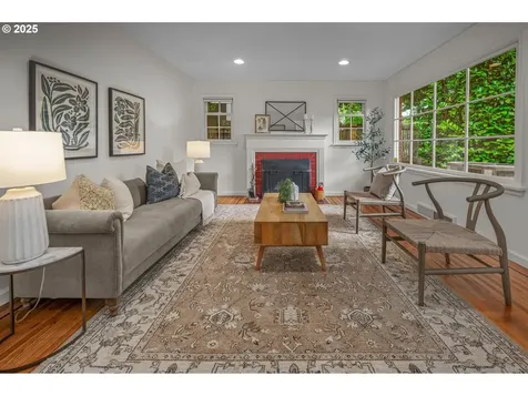 1605 SE 22nd Avenue Portland OR 97214