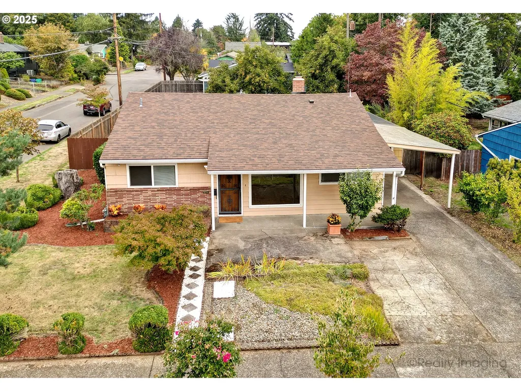 7701 SE Lincoln Street Portland OR 97215