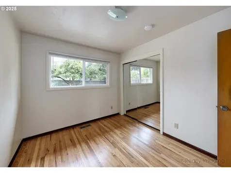7701 SE Lincoln Street Portland OR 97215