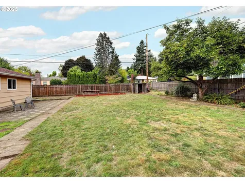 7701 SE Lincoln Street Portland OR 97215
