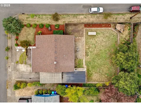 7701 SE Lincoln Street Portland OR 97215