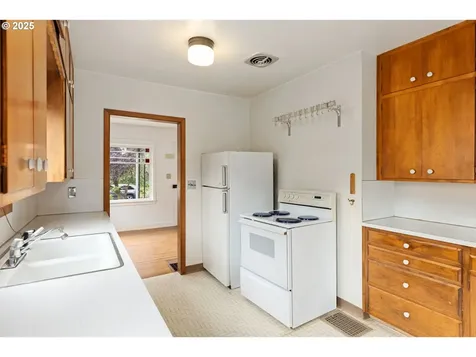 1412 NE 53rd Avenue Portland OR 97213