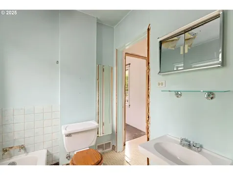 1412 NE 53rd Avenue Portland OR 97213