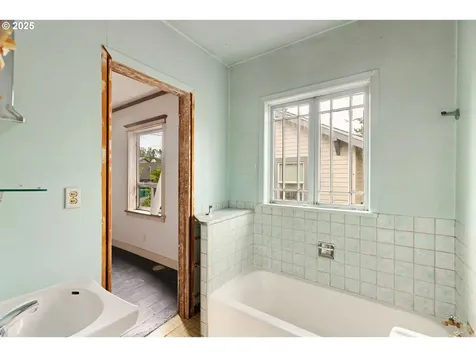 1412 NE 53rd Avenue Portland OR 97213