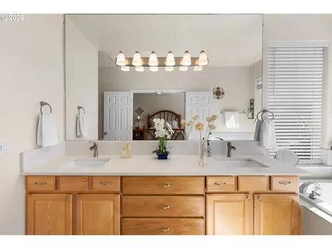 5208 N Fairway Street Newberg OR 97132