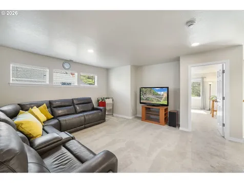 5208 N Fairway Street Newberg OR 97132