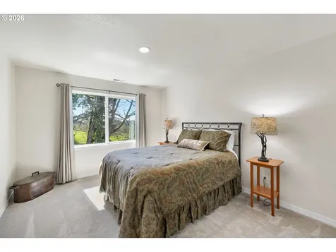 5208 N Fairway Street Newberg OR 97132