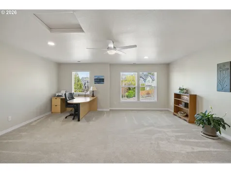 5208 N Fairway Street Newberg OR 97132