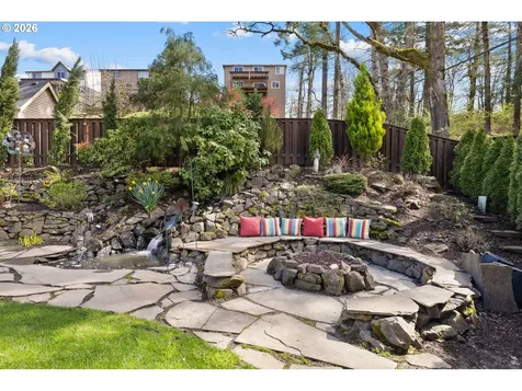 5208 N Fairway Street Newberg OR 97132