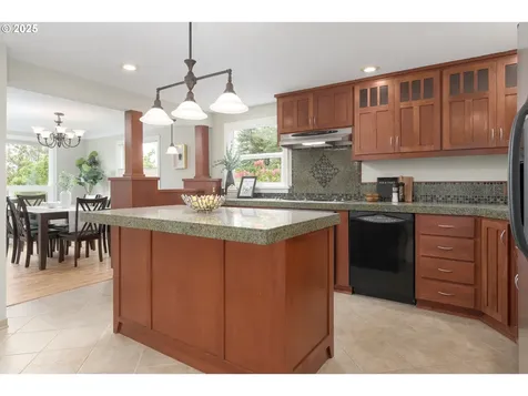 2111 Lincoln Street Eugene OR 97405