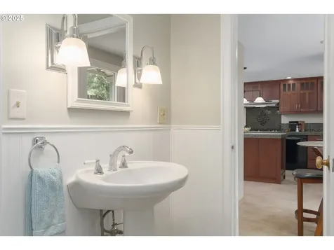 2111 Lincoln Street Eugene OR 97405