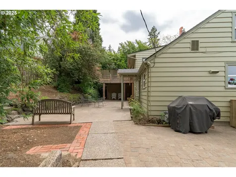 2111 Lincoln Street Eugene OR 97405