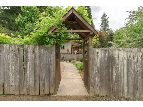 2111 Lincoln Street Eugene OR 97405