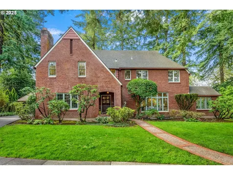 3028 SE Crystal Springs Boulevard Portland OR 97202