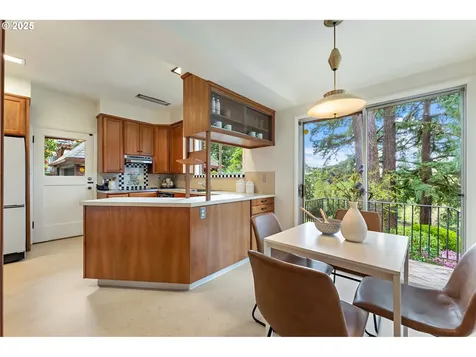 3028 SE Crystal Springs Boulevard Portland OR 97202