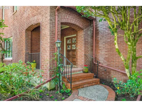 3028 SE Crystal Springs Boulevard Portland OR 97202