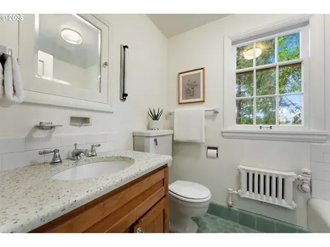 3028 SE Crystal Springs Boulevard Portland OR 97202