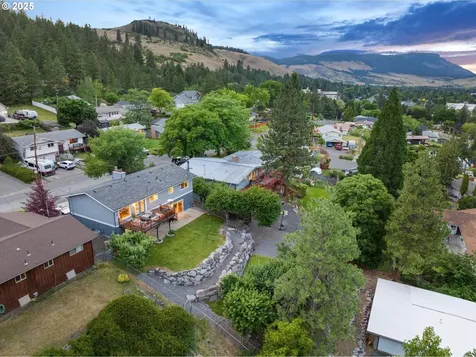 99 Walnut Street La Grande OR 97850