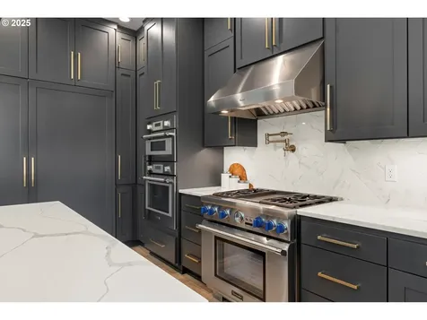13585 Goodall Road Lake Oswego OR 97034