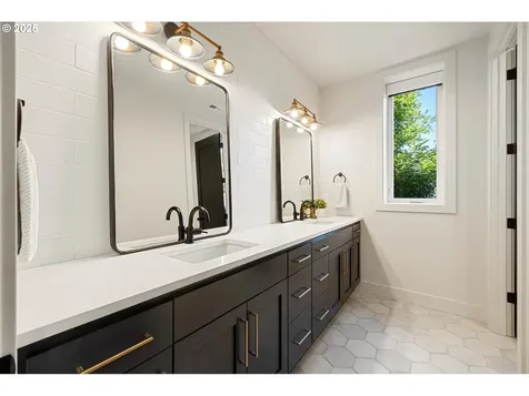 13585 Goodall Road Lake Oswego OR 97034