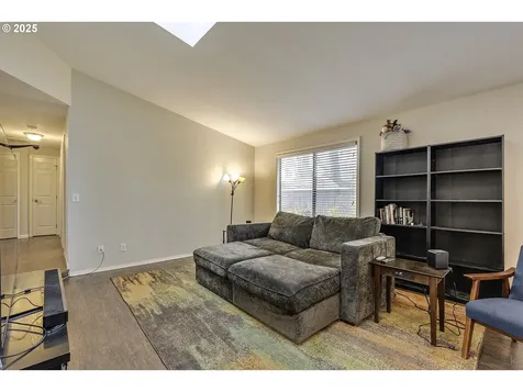 211 SE 33rd Avenue Hillsboro OR 97123