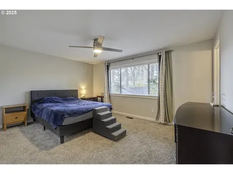 211 SE 33rd Avenue Hillsboro OR 97123