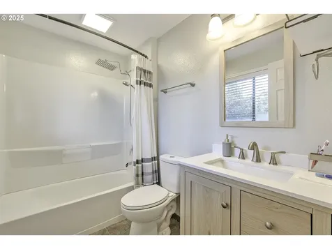 211 SE 33rd Avenue Hillsboro OR 97123
