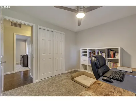 211 SE 33rd Avenue Hillsboro OR 97123