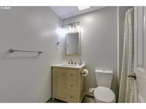 211 SE 33rd Avenue Hillsboro OR 97123