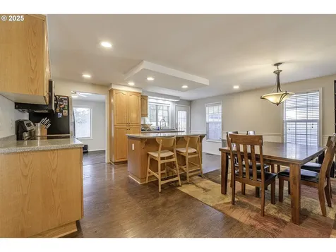 211 SE 33rd Avenue Hillsboro OR 97123