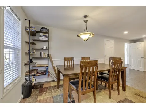211 SE 33rd Avenue Hillsboro OR 97123