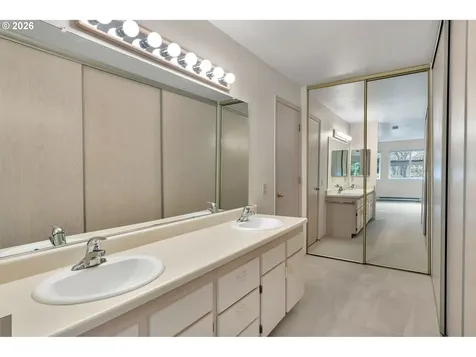5054 Foothills Drive Lake Oswego OR 97034