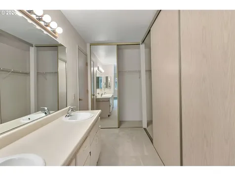 5054 Foothills Drive Lake Oswego OR 97034