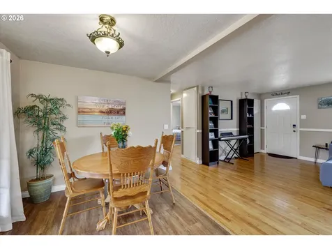 1173 SE Elm Street Hillsboro OR 97123