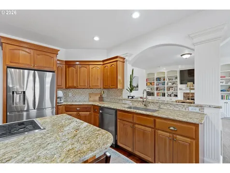211 W Hazelnut Drive Newberg OR 97132