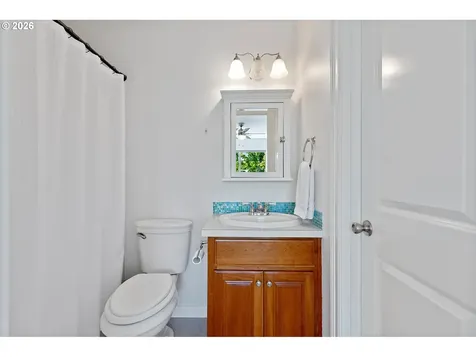 211 W Hazelnut Drive Newberg OR 97132